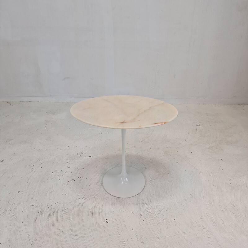 Mesa de apoio oval em mármore vintage de Eero Saarinen para a Knoll