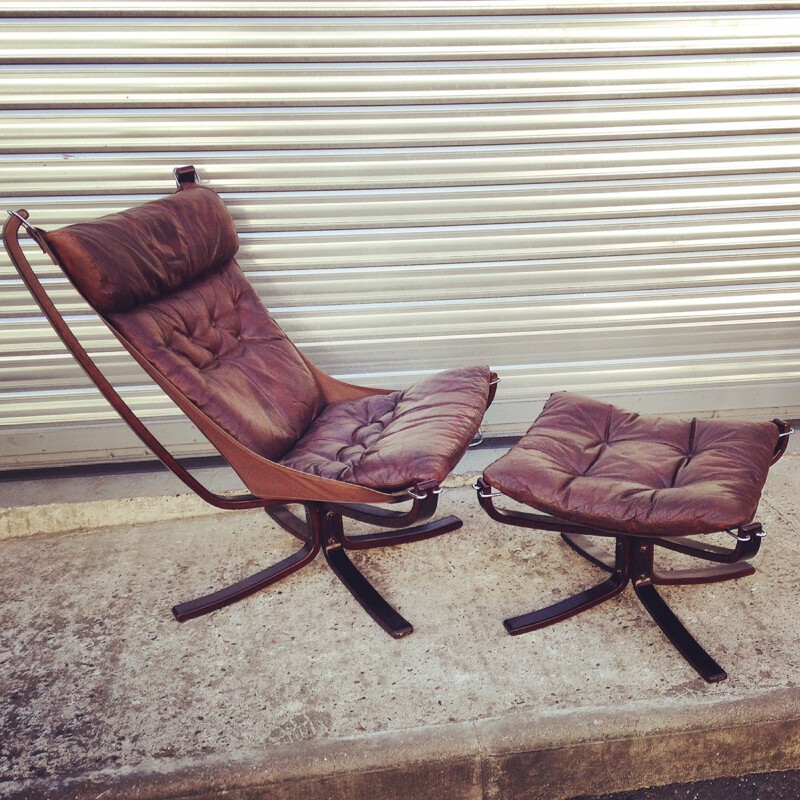 Pair of "Falcon" armchairs and ottoman, Sigur RESSELL - 1960s