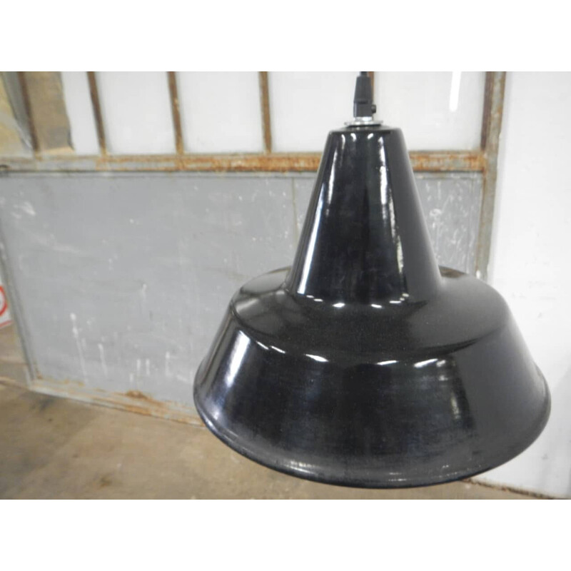 Vintage industrial pendant lamp in black metal and white interior