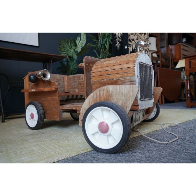 Voiture-jouet vintage en bois