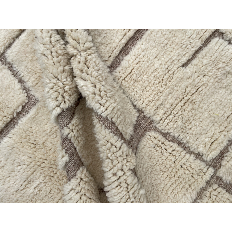 Vintage Berber rug in white wool