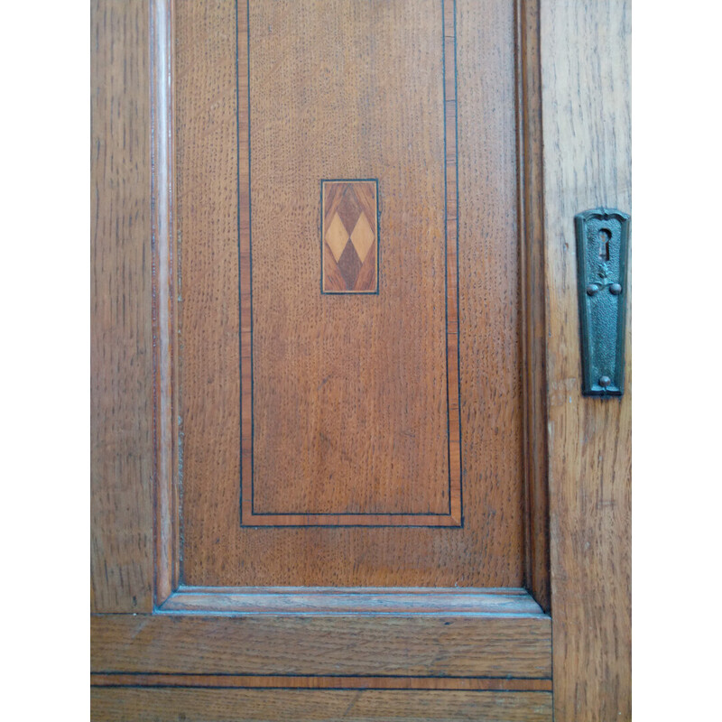 Vintage display cabinet with veneer inlay