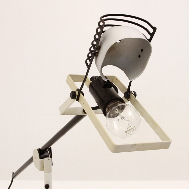 Sintesi Morsetto white table lamp in iron by Ernesto Gismondi for Artemide - 1970s