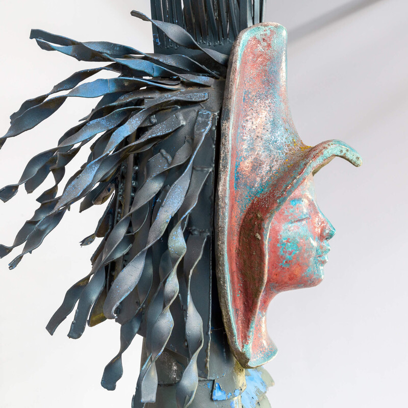 Sculpture vintage "Queen" en céramique polychrome par Adje Martens, Pays-Bas
