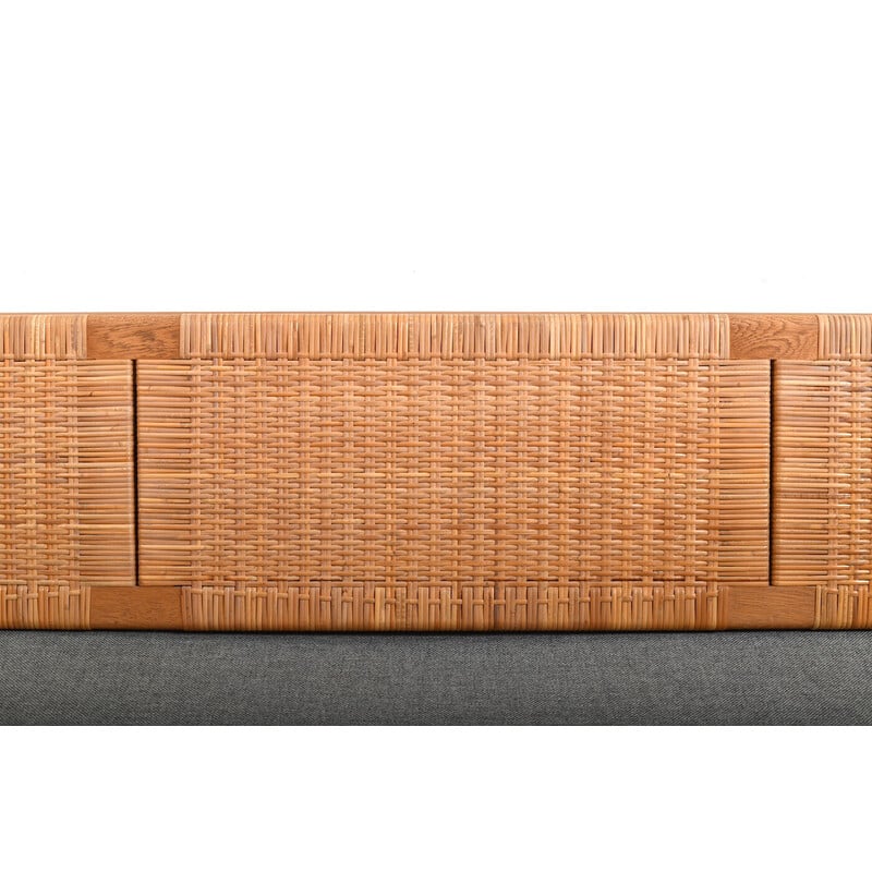 Vintage Ge-258 day bed in oakwood and rattan by Hans J. Wegner, Denmark 1954