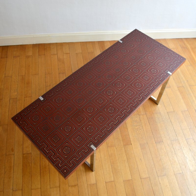 Grande table basse rouge en bois et en métal - 1970
