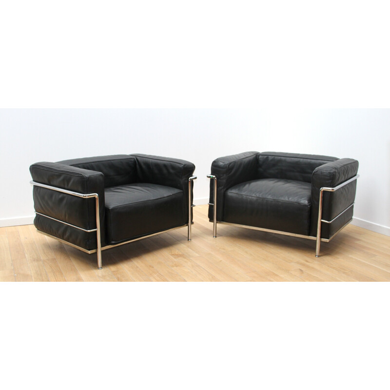 Pair of vintage Lc3 armchairs in chromed aluminum by Le Corbusier for Cassina