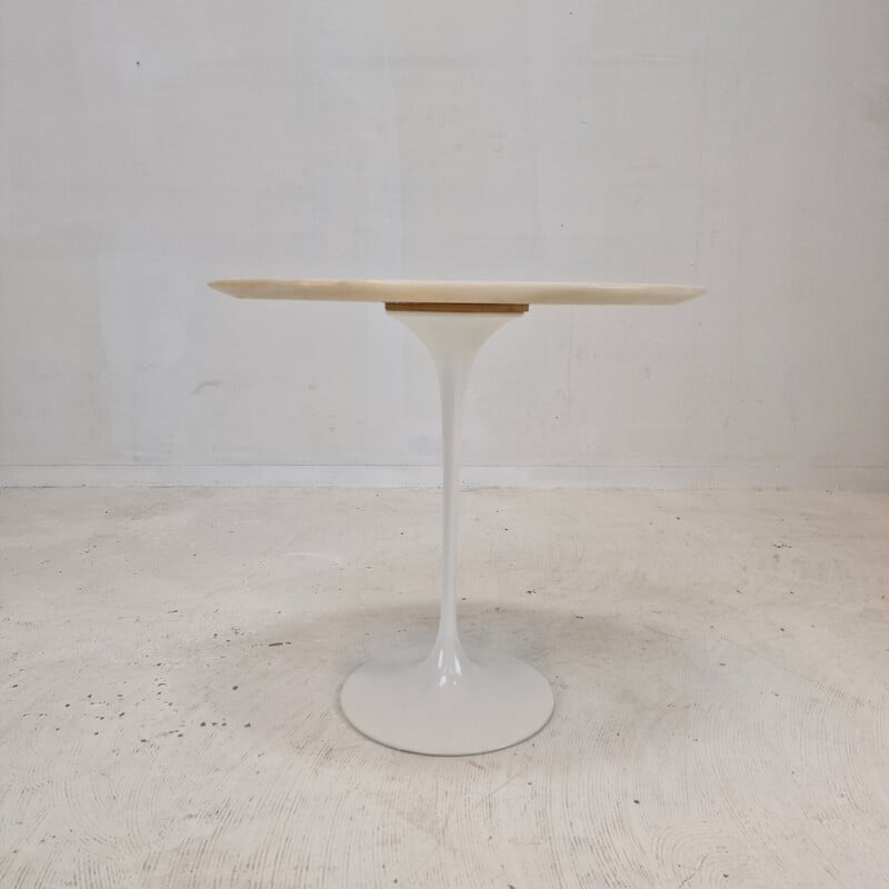 Mesa de apoio oval em mármore vintage de Eero Saarinen para Knoll