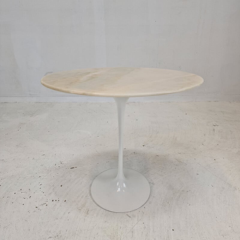 Vintage oval marble side table by Eero Saarinen for Knoll