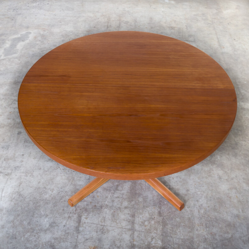 Oval teak dining table produced by AM Mobler - 1960s