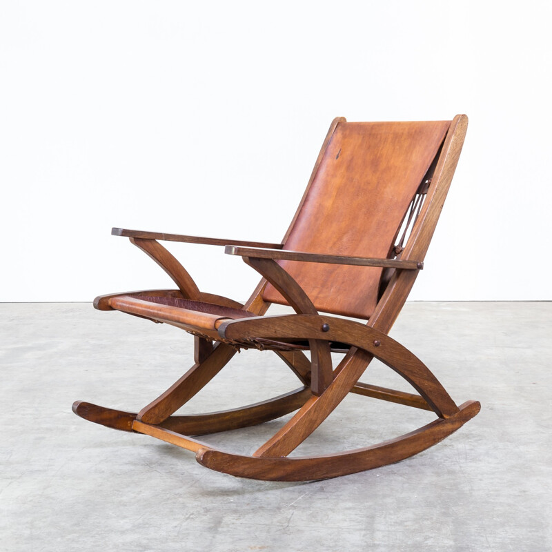 Chaise à bascule vintage en chêne et cuir de selle - 1960