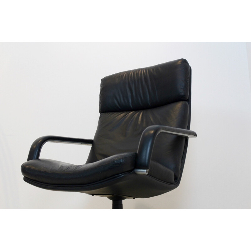 Artifort swivel lounge chair F141 by Geoffrey Harcourt - 1970s