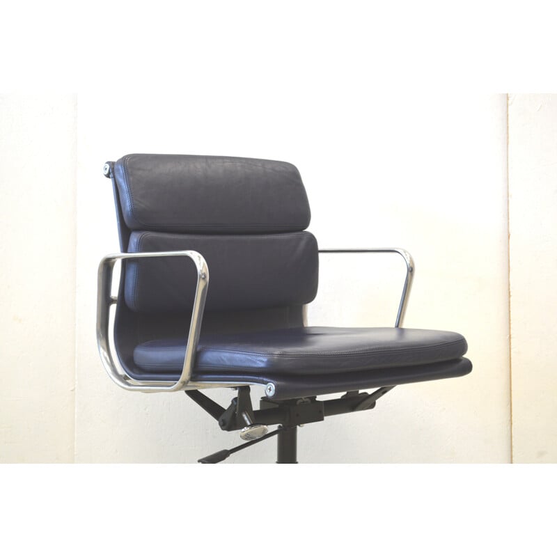 Vitra EA217 Soft Pad Alu office chair by Charles & Ray Eames - 2000s
