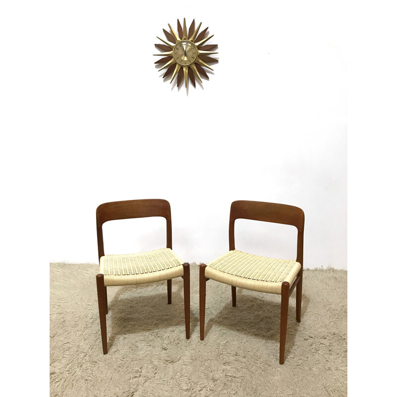 Paire de chaises danoises en teck modèle 75 par Niels Moller pour J.L. Møllers Møbelfabrik - 1950