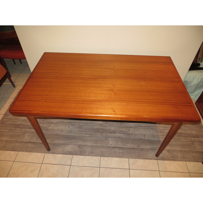 Extendable Danish teak dining table by Dyrlund - 1960s