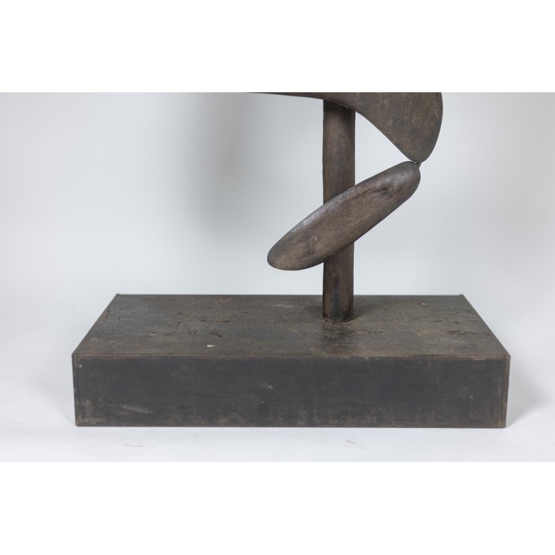 Sculpture vintage intitulée "Lutine bombée" en métal corten