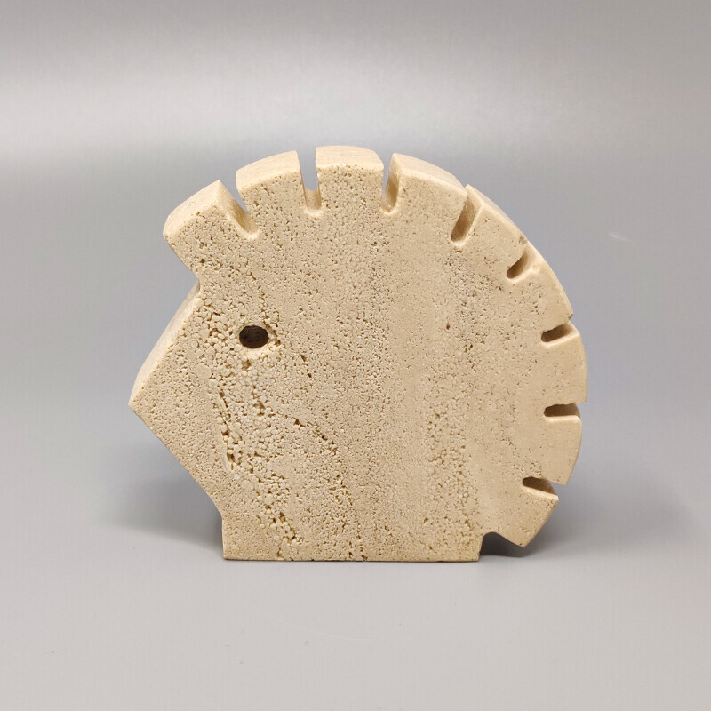 Vintage sculpture in the shape of a hedgehog in travertine ar Enzo Mari for F.lli Mannelli, Italy 1970