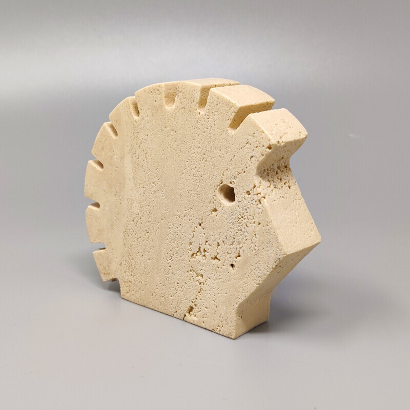 Vintage sculpture in the shape of a hedgehog in travertine ar Enzo Mari for F.lli Mannelli, Italy 1970