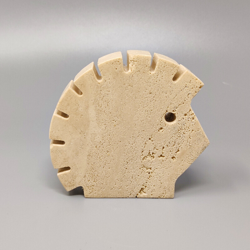 Vintage sculpture in the shape of a hedgehog in travertine ar Enzo Mari for F.lli Mannelli, Italy 1970