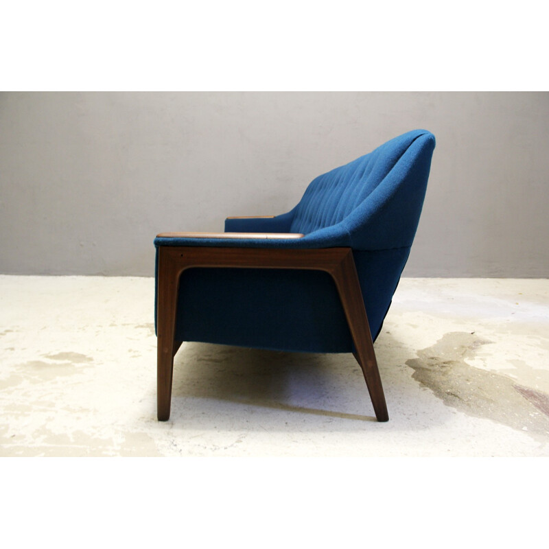 Canapé bleu en teck et laine produit par R. Huber & Co - 1960