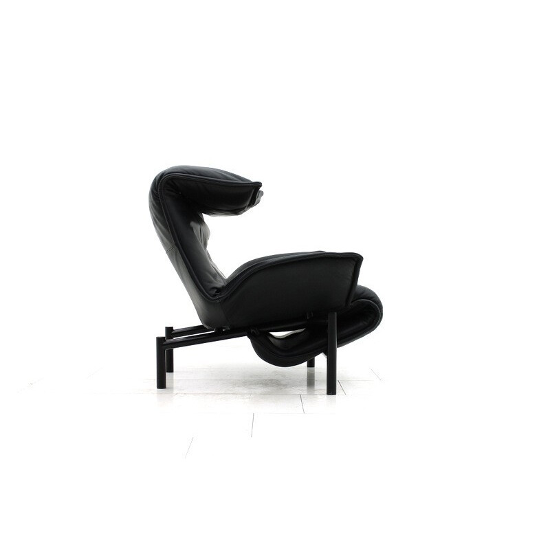 Leather lounge chair by Vico Magistretti  for Cassina - 1980s