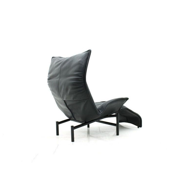 Leather lounge chair by Vico Magistretti  for Cassina - 1980s