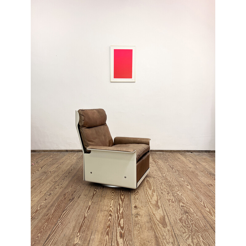 Vintage armchair in fiberglass and bull leather by Dieter Rams for Vitsoe, Germany 1960