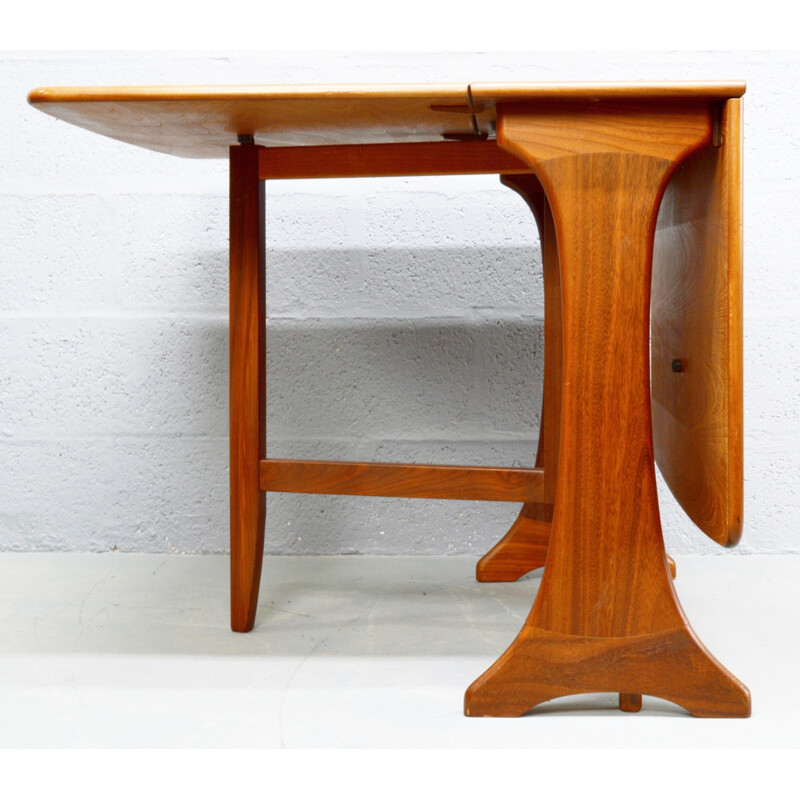 Mid-Century G-Plan teak dining table - 1970s