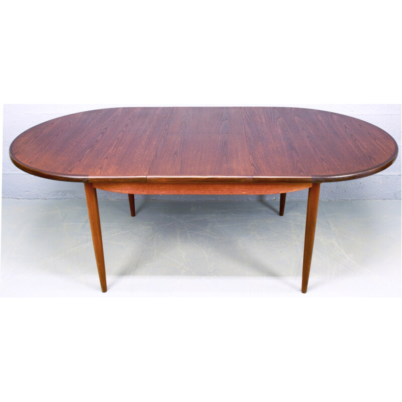 Mid-Century teak G-Plan oval Fresco extendable dining table - 1960