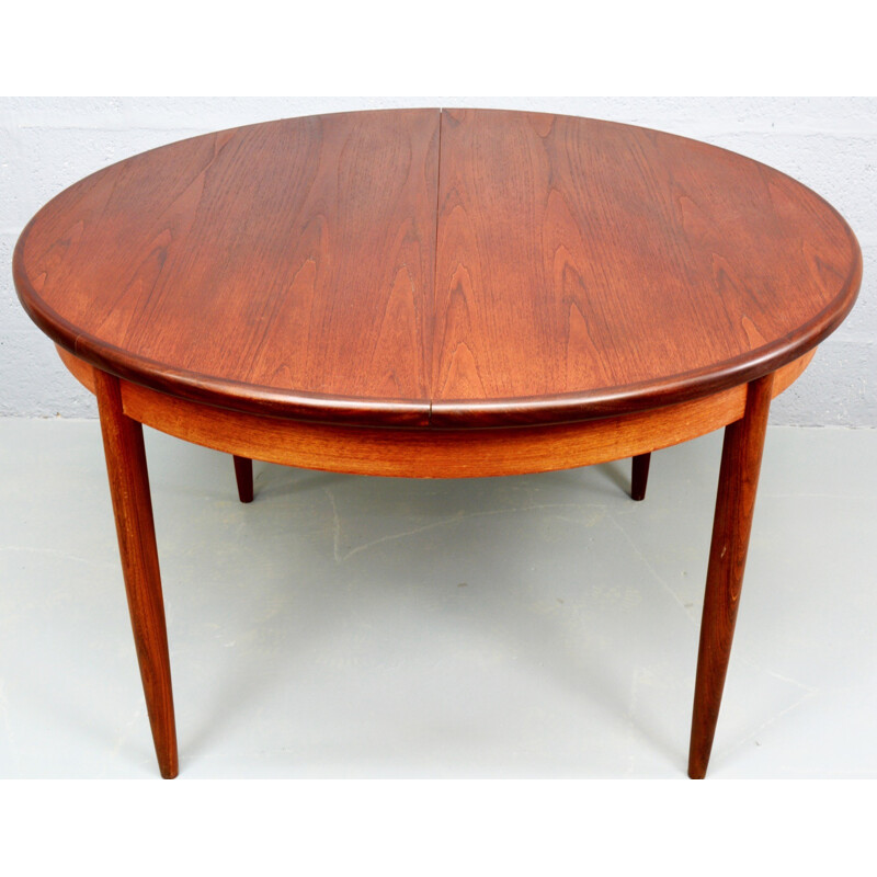 Mid-Century teak G-Plan circular fresco extendable dining table - 1960s 