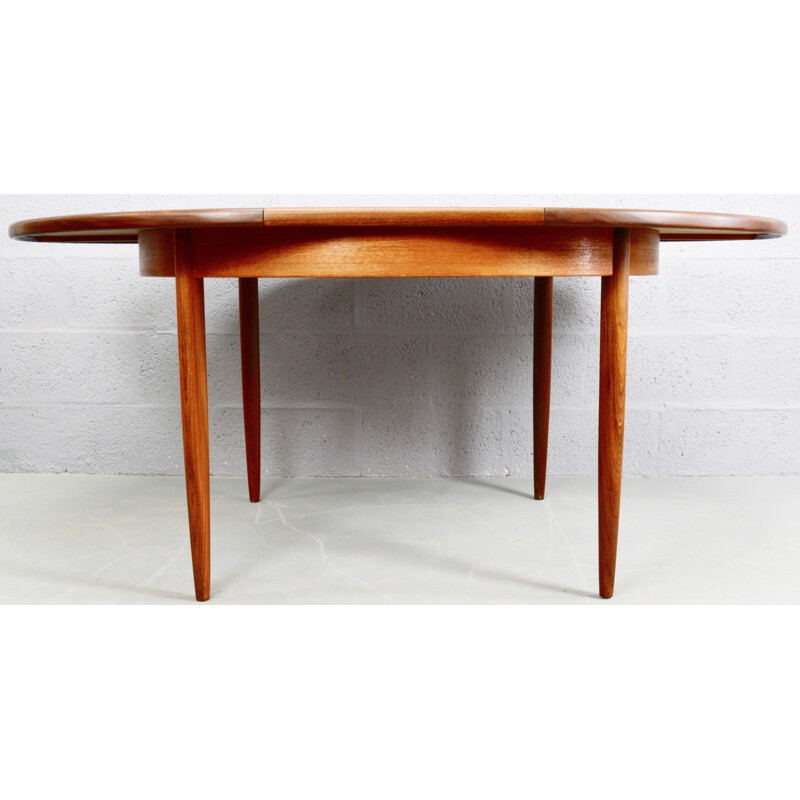 Mid-Century teak G-Plan circular fresco extendable dining table - 1960s 