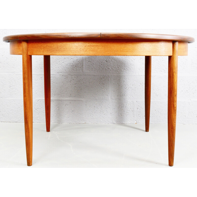 Mid-Century teak G-Plan circular fresco extendable dining table - 1960s 