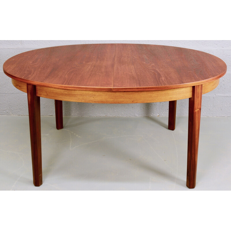 Mid-Century extendable teak dining table by William Lawrence - 1960s