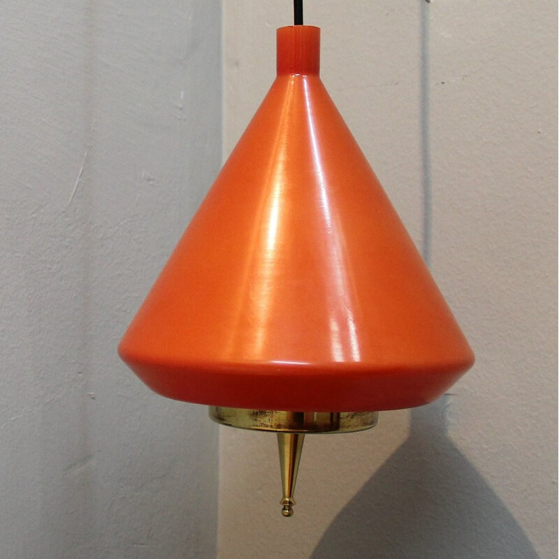 Vintage wall lamp in opaline, Sweden - 1960s