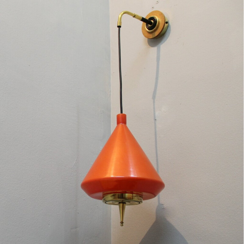 Vintage wall lamp in opaline, Sweden - 1960s