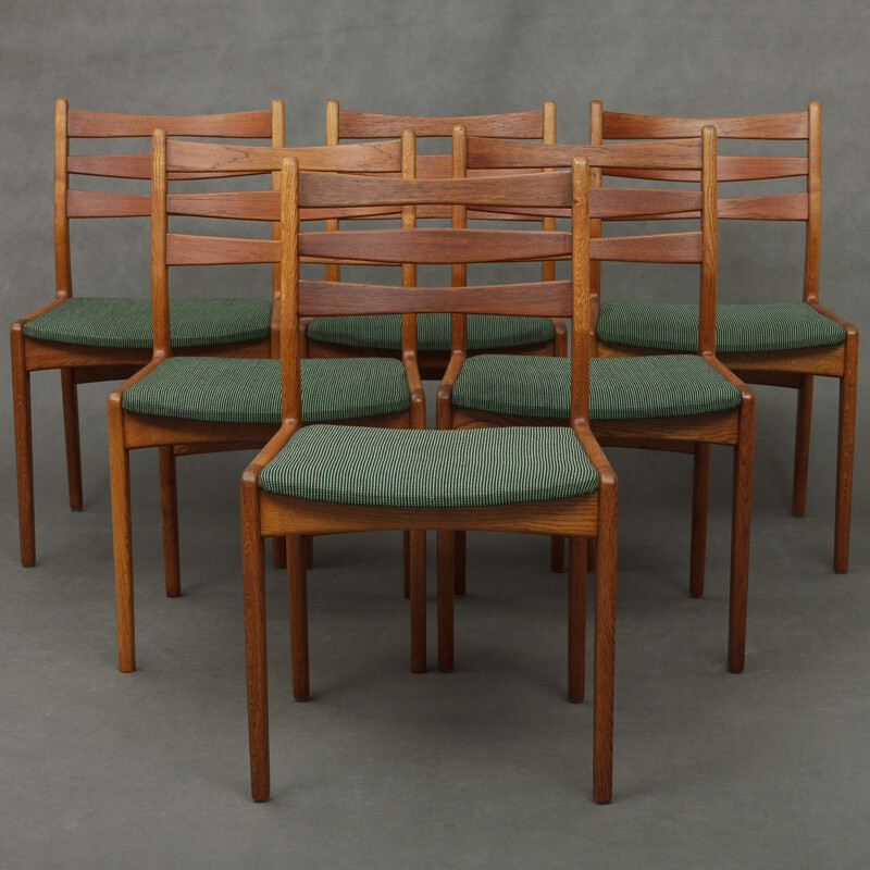 Suite de six chaises en teck et en chêne produite par Skovby - 1960