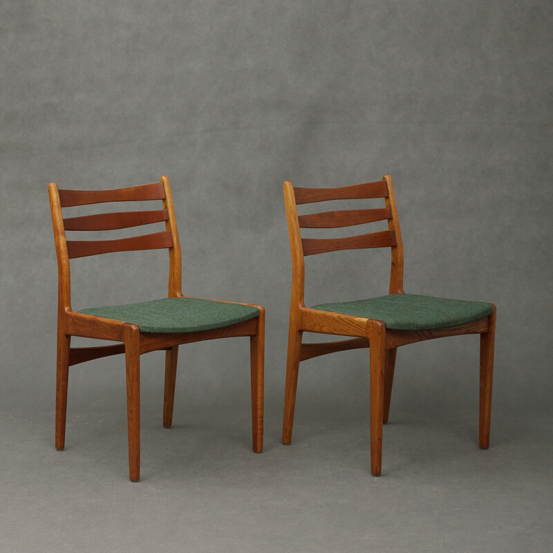 Suite de six chaises en teck et en chêne produite par Skovby - 1960