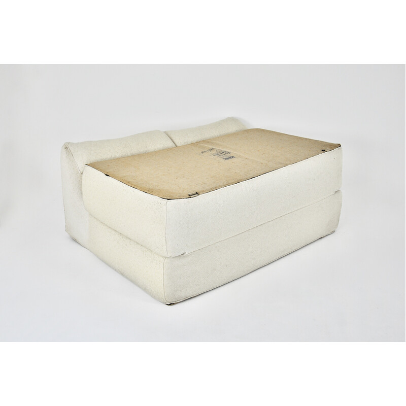 Vintage "Bambole" bed in creamy white fabric by Mario Bellini for B et B Italia, 1970