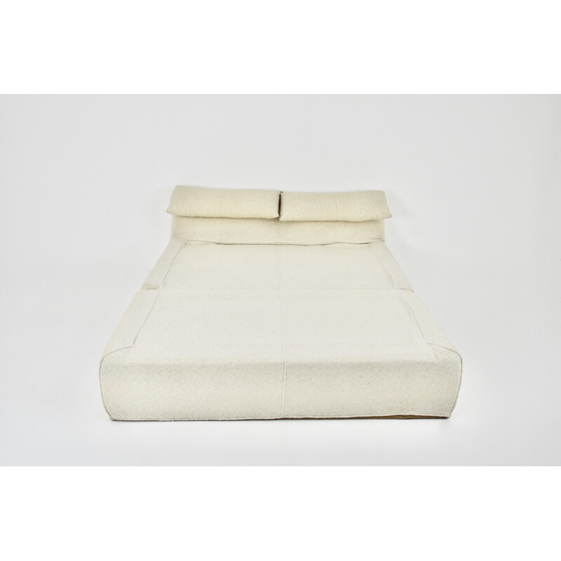 Vintage "Bambole" bed in creamy white fabric by Mario Bellini for B et B Italia, 1970