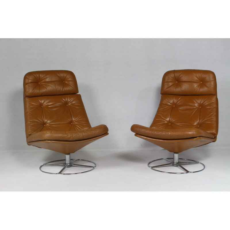 Pair of light brown leather lounge chairs - 1970s