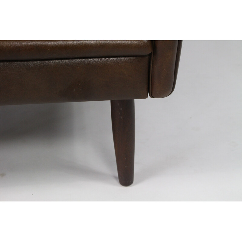 Fauteuil à dossier haut marron en cuir vintage - 1970