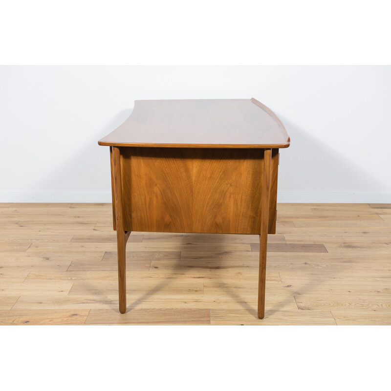 Bureau vintage en noyer par Svend Åge Madsen pour H.p Hansen, Danemark 1960