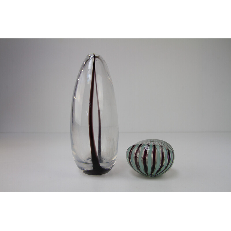 Vintage "Contour" glass vase by Vicke Lindstrand for Kosta, Sweden 1950s