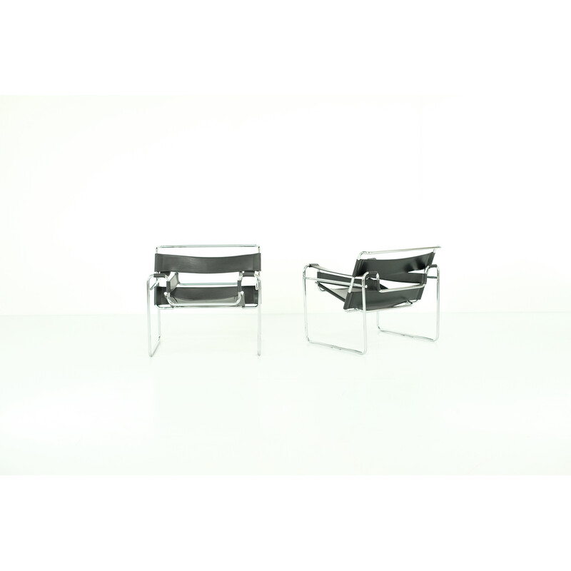 Vintage "B3 Wassily" armchair in leather and metal by Marcel Breuer for Gavina, 1925