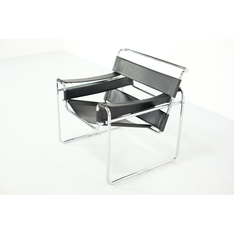 Vintage "B3 Wassily" armchair in leather and metal by Marcel Breuer for Gavina, 1925