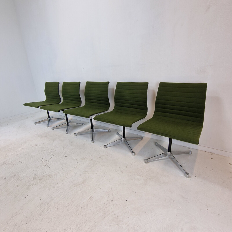 Set of 5 vintage Ea 105 chairs by Charles and Ray Eames for Herman Miller, 1970