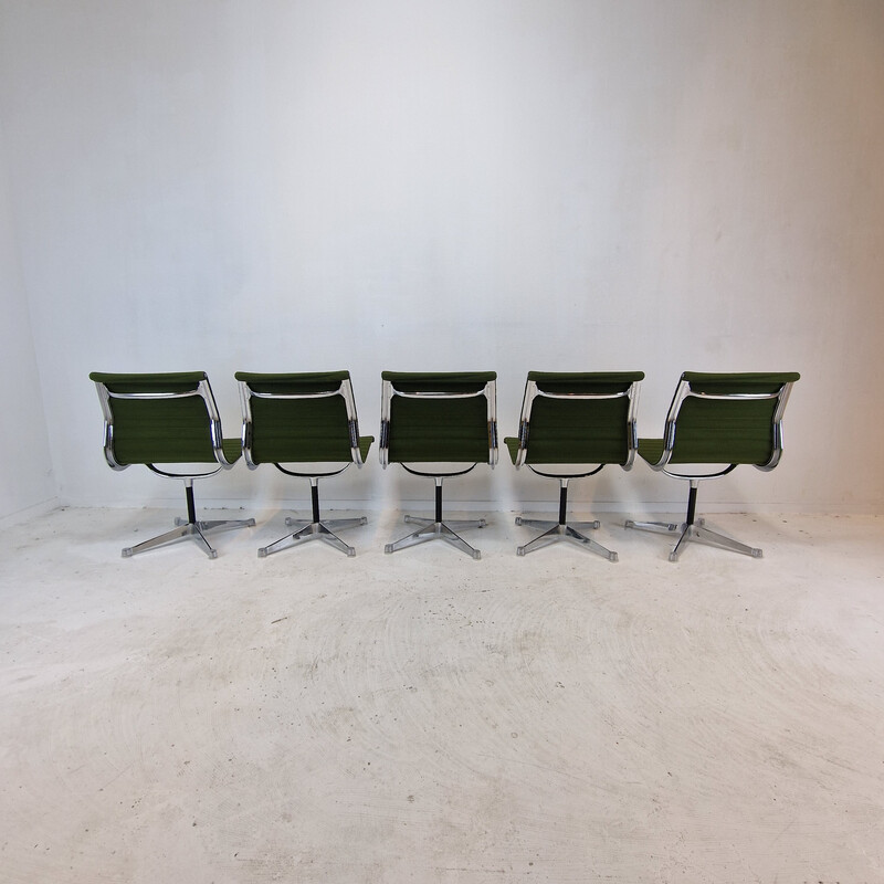 Set of 5 vintage Ea 105 chairs by Charles and Ray Eames for Herman Miller, 1970