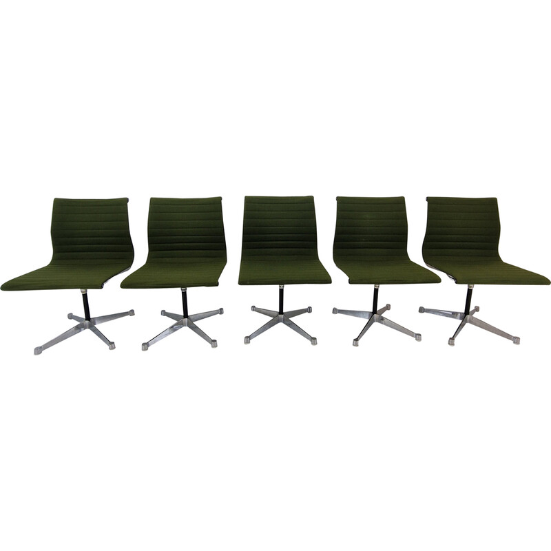 Set of 5 vintage Ea 105 chairs by Charles and Ray Eames for Herman Miller, 1970