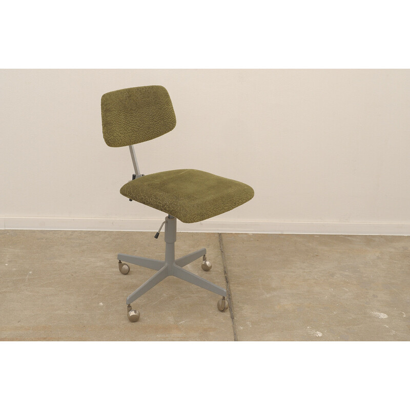 Vintage plastic and iron swivel chair for Kovona, Czechoslovakia 950