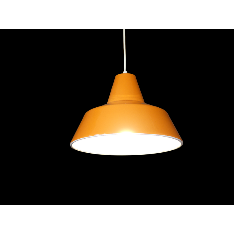 Suspension vintage en métal émaillé orange par Louis Poulsen, 1970